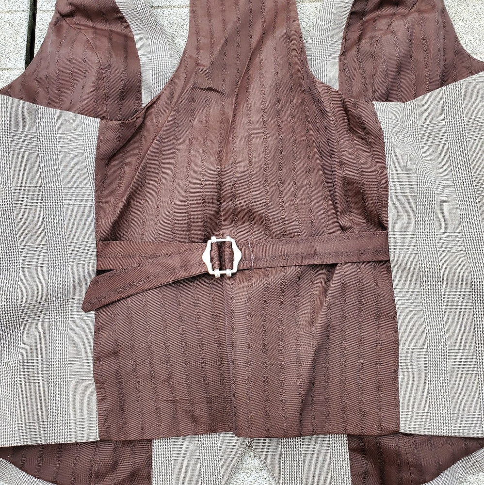 EUC Express Racer Back Vest - Picture 3 of 5